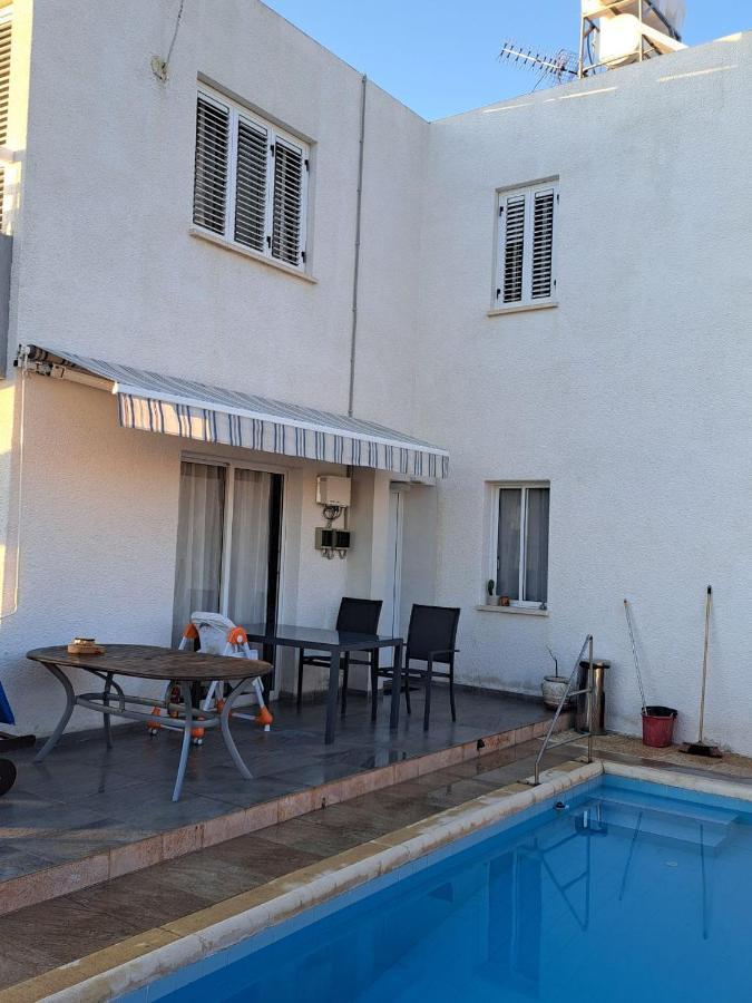 Апартаменти Peaceful Townhouse With Private Pool Near The Sea Пафос Екстер'єр фото
